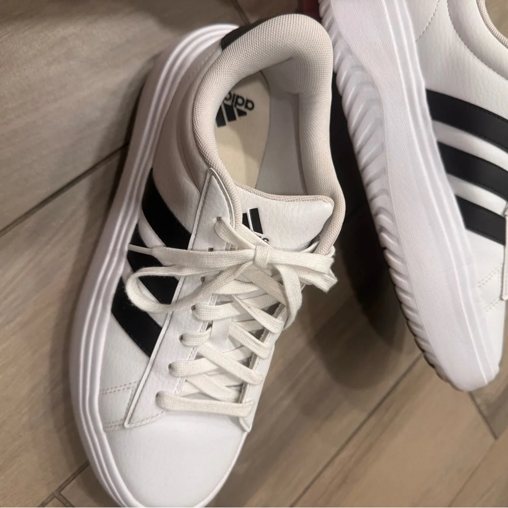 Women’s Adidas Classic White Sneakers with Black Stripes - Picture 2 of 7